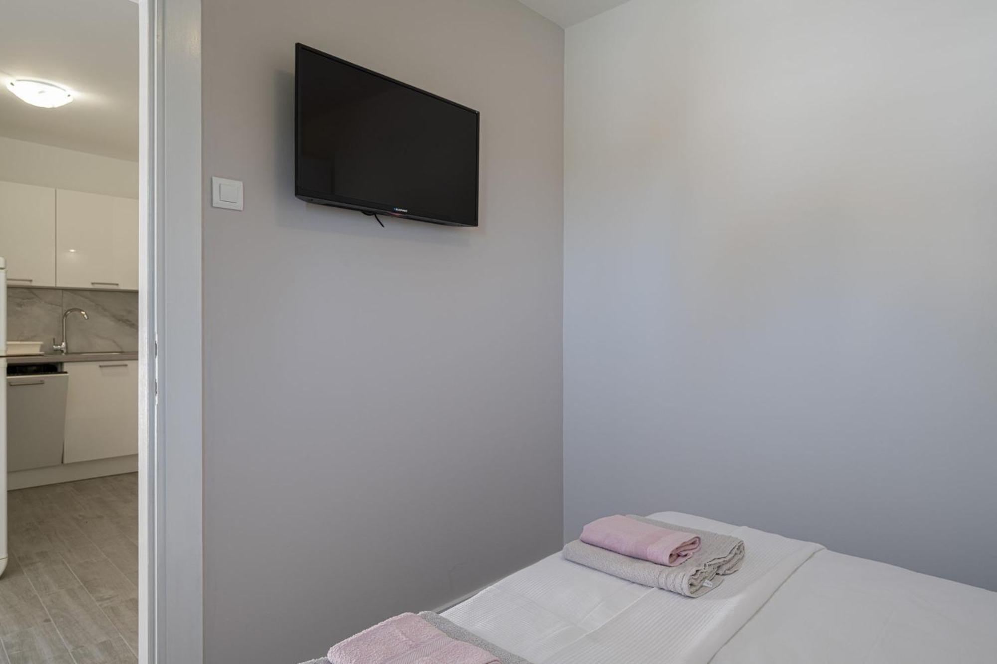 Panoramic Apartments Anic Blato  Room photo
