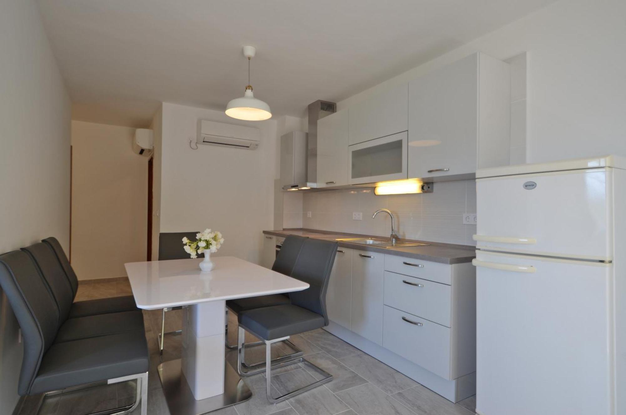 Panoramic Apartments Anic Blato  Room photo